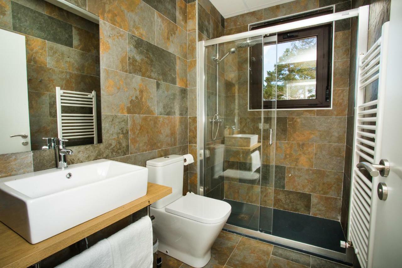 Villa Lucerna Sports&Hotel Resort Vigo de Sanabria Exteriör bild