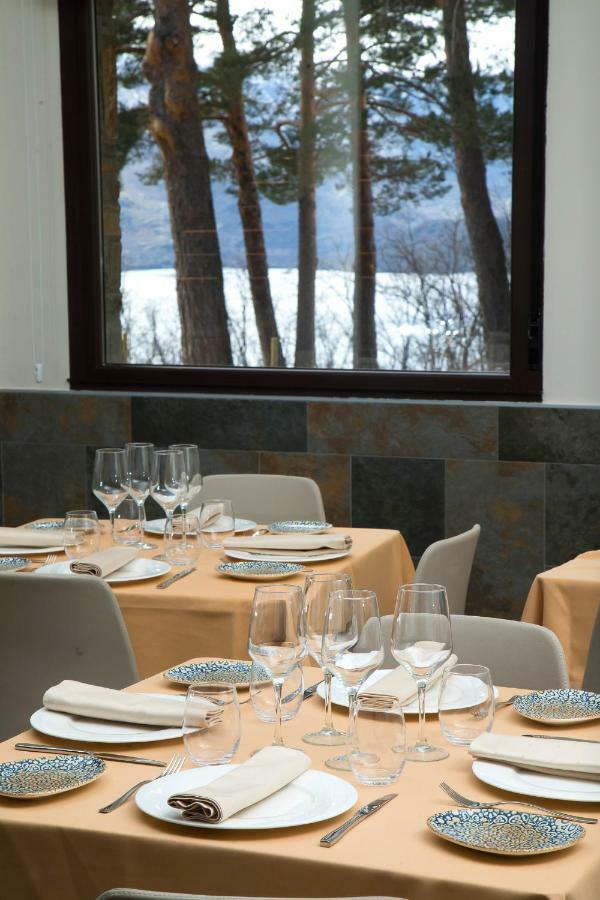 Villa Lucerna Sports&Hotel Resort Vigo de Sanabria Exteriör bild