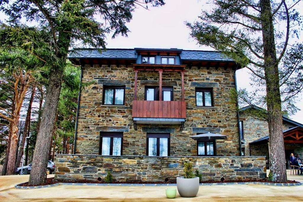 Villa Lucerna Sports&Hotel Resort Vigo de Sanabria Exteriör bild